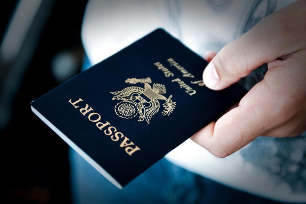 A person holding a US passport